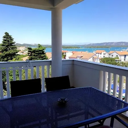Apartment In With Sea View, Terrace, Air Conditioning, Wi-fi