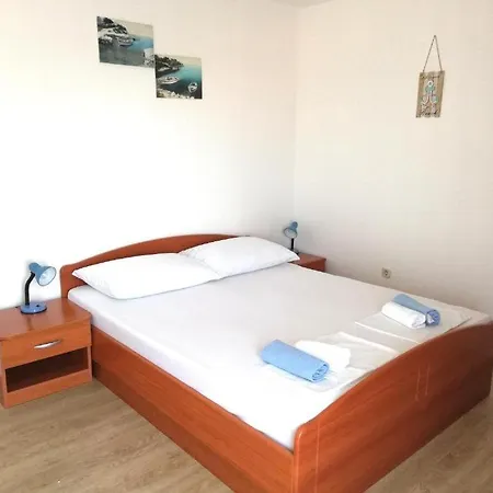 In With Sea View, Terrace, Air Conditioning, Wi-fi Apartment