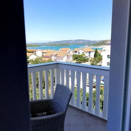 Apartment In With Sea View, Terrace, Air Conditioning, Wi-fi