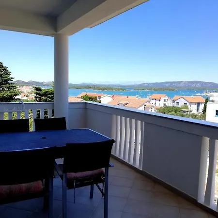 Apartment In With Sea View, Terrace, Air Conditioning, Wi-fi *